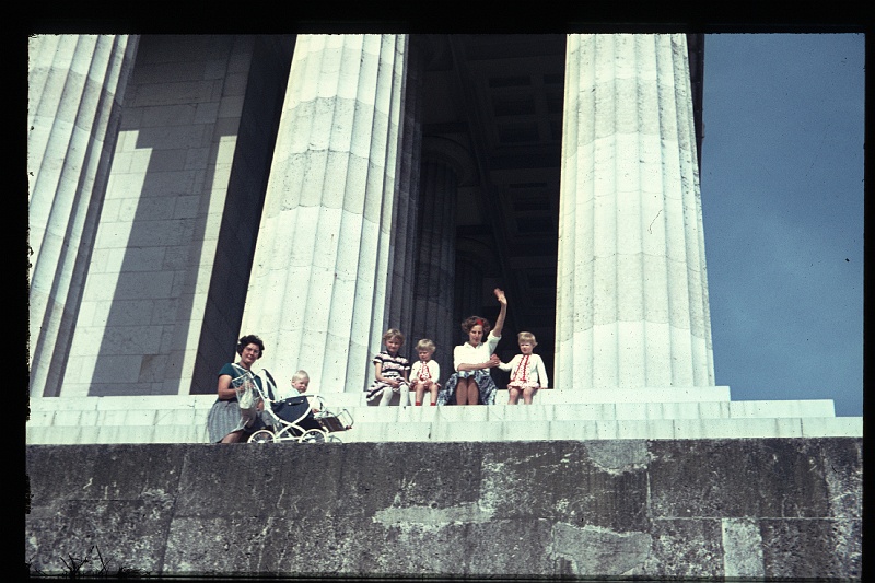 30.Walhalla jul 1966 Ilse,Mama,Brigitte,Marion,Peter.JPG